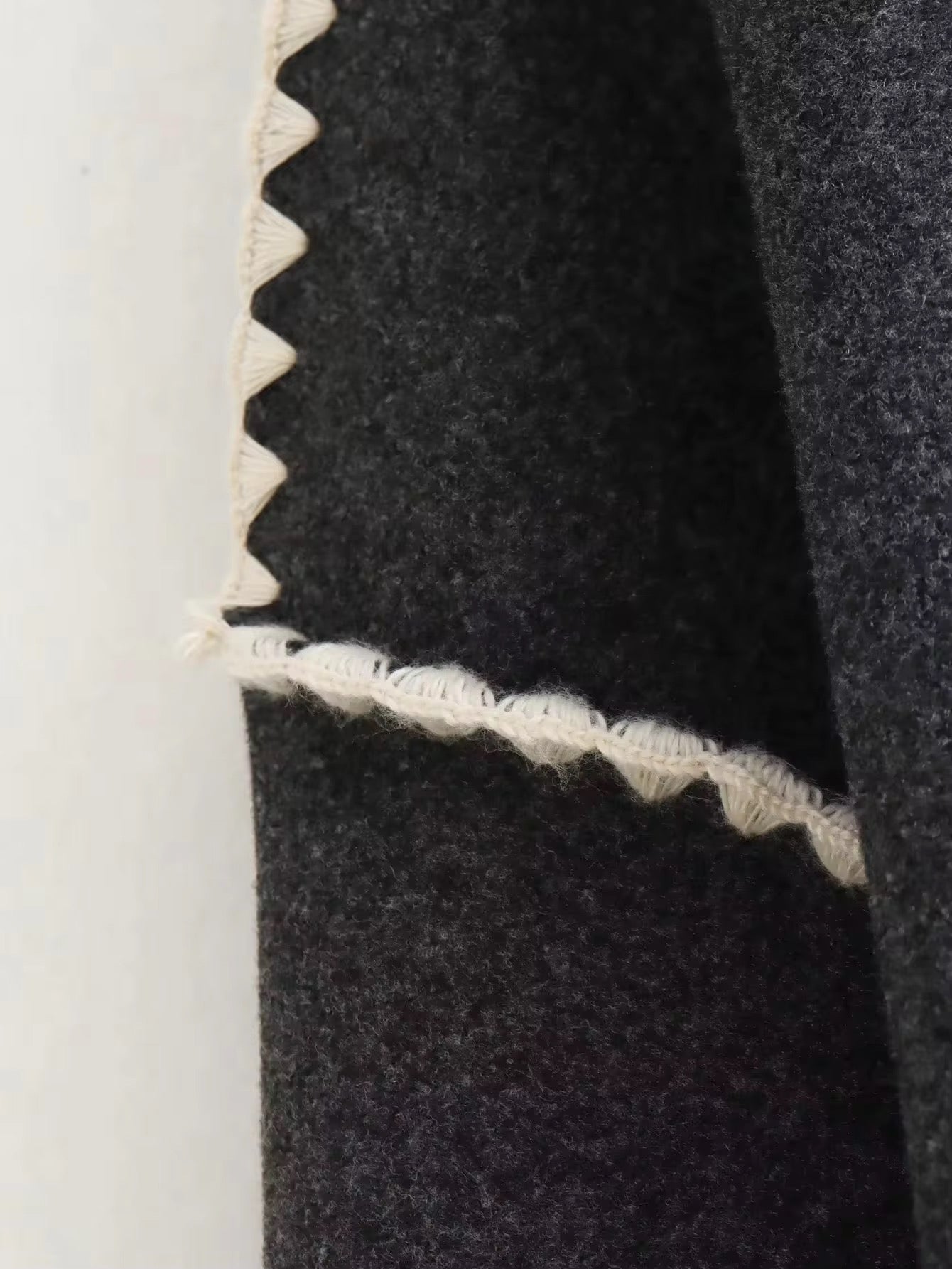 Antoinette - Chic Tweed Wool Coat