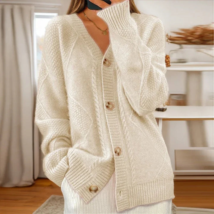 Éloise - Cozy Cable-Knit Cardigan
